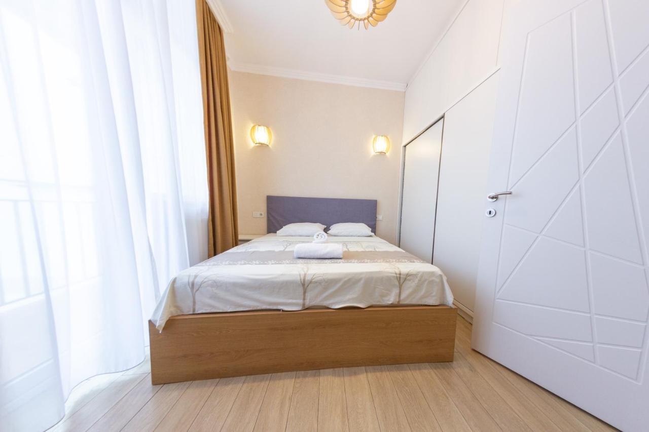 5 Apartment In One Boulding - Near Stadium Μπατούμι Εξωτερικό φωτογραφία