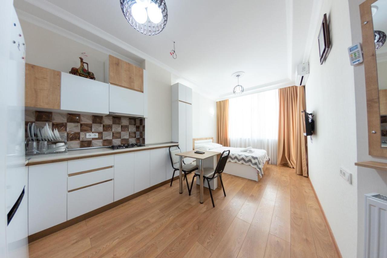 5 Apartment In One Boulding - Near Stadium Μπατούμι Εξωτερικό φωτογραφία