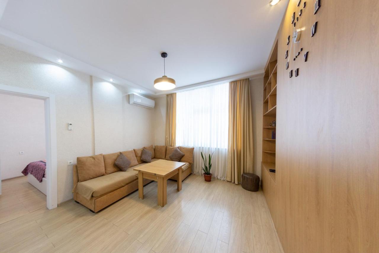5 Apartment In One Boulding - Near Stadium Μπατούμι Εξωτερικό φωτογραφία