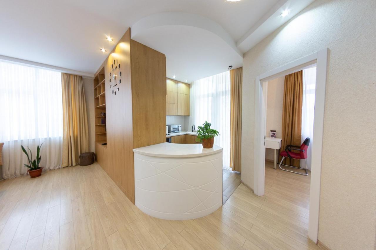5 Apartment In One Boulding - Near Stadium Μπατούμι Εξωτερικό φωτογραφία