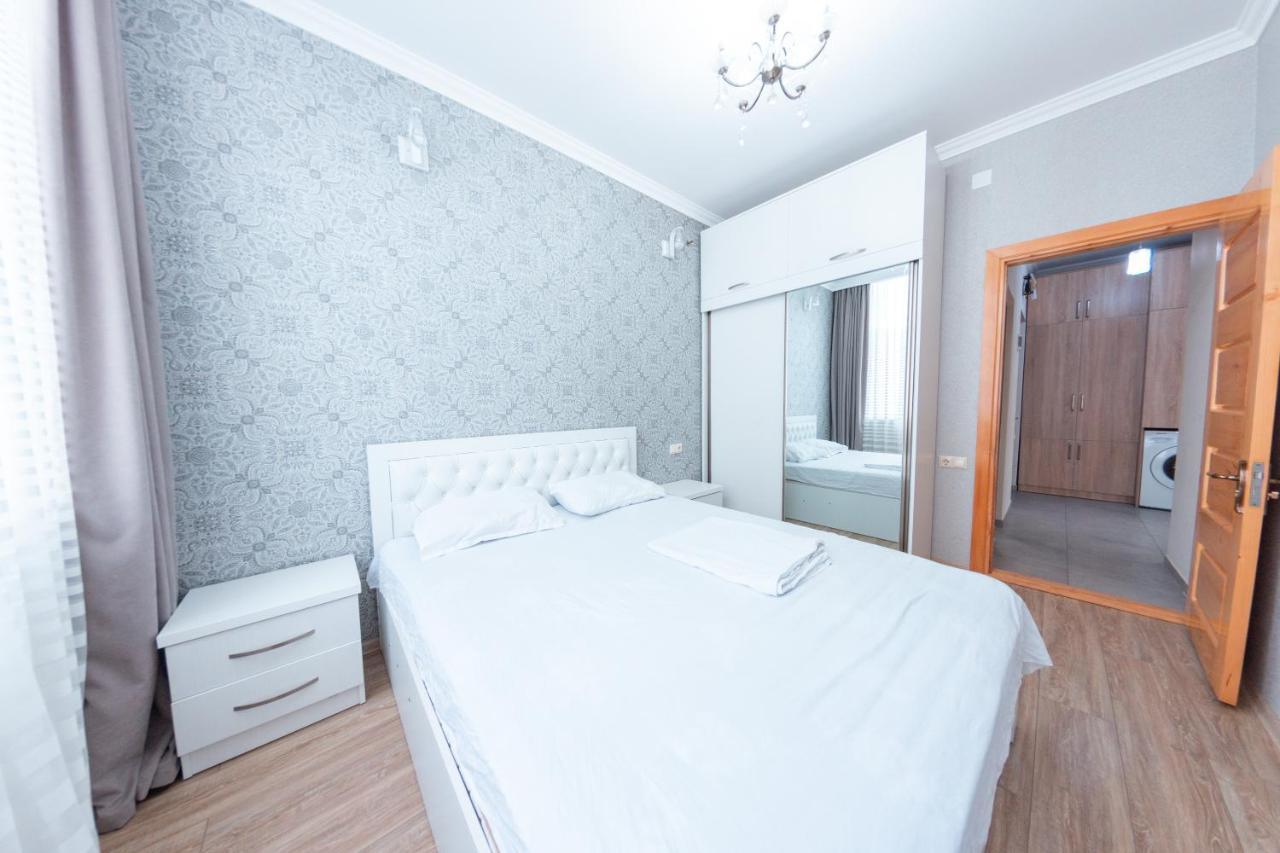 5 Apartment In One Boulding - Near Stadium Μπατούμι Εξωτερικό φωτογραφία